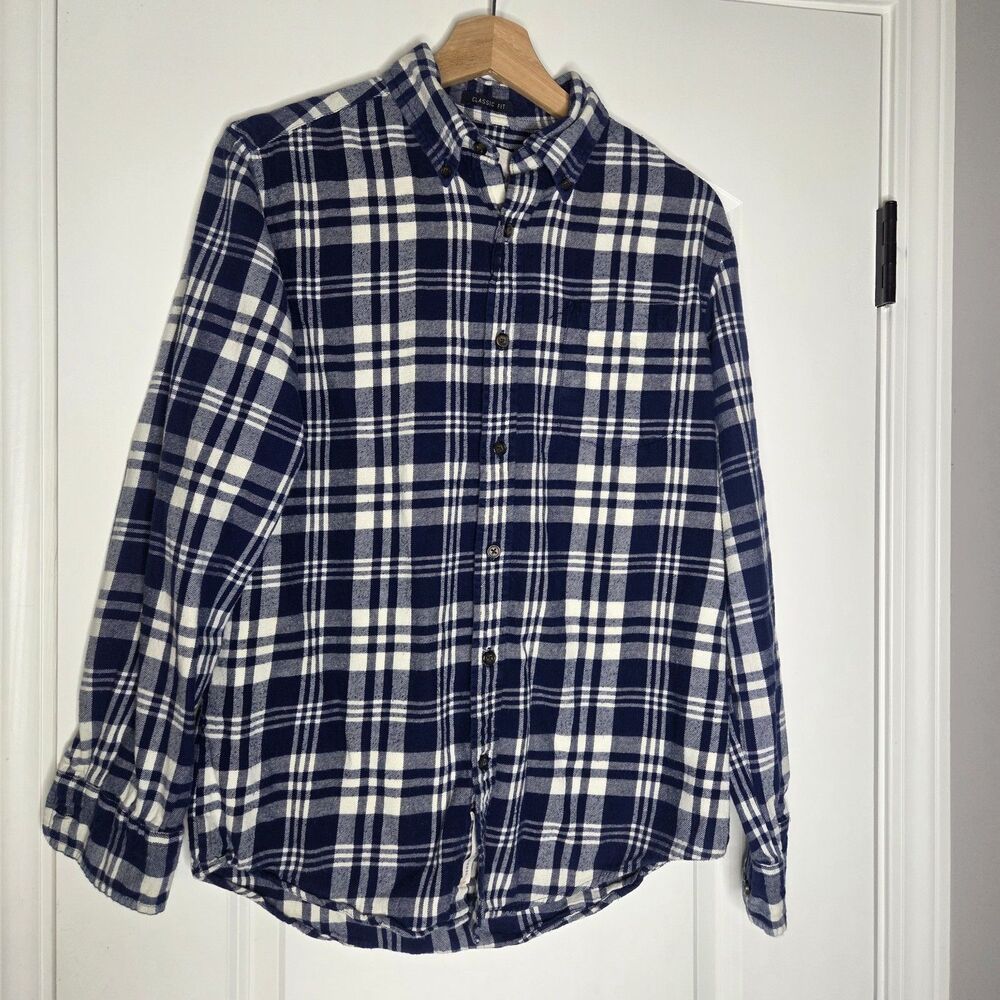St John's Bay Blue And White Plaid Button Down Shirt Size Small